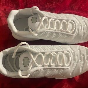 White Air Max Plus